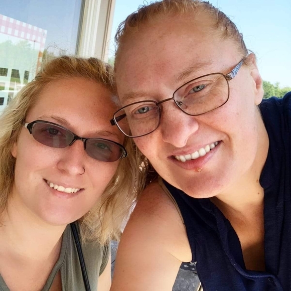 Meet your Posher, Lacey - Picture 1 of 1